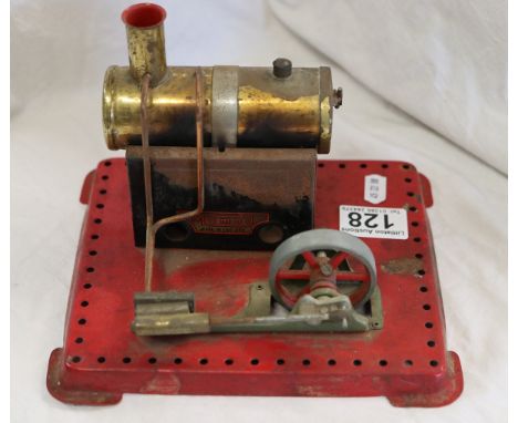 Mamod steam engine