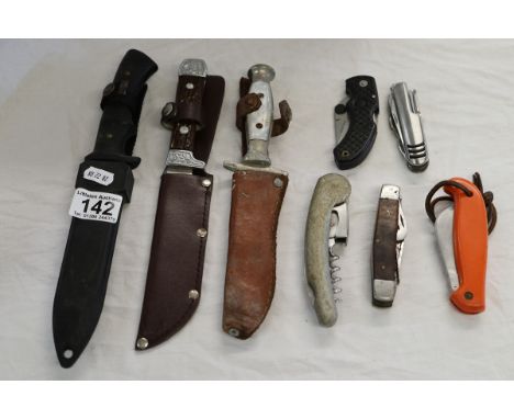 Collection of good quality knives to include hunting knives