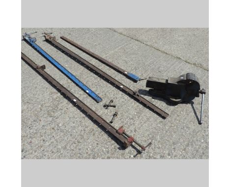 A large Record no. 25 vice, 50cm, together with three sash cramps and an extension bar