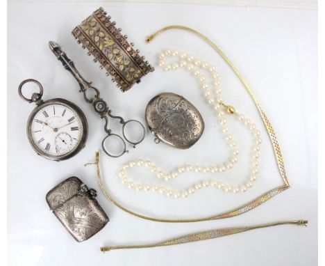 A selection of jewellery, including a suite of gold coloured jewellery, comprising necklace and bracelet, the gilt silver des