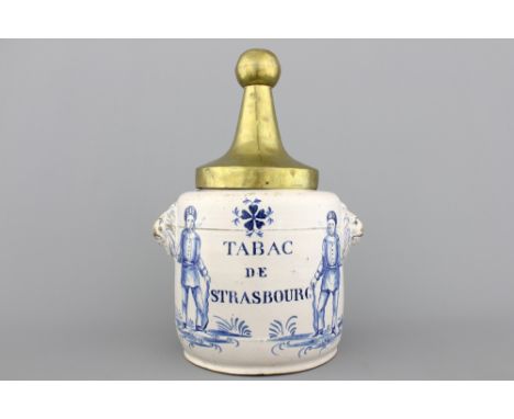 A Brussels Delftware tobacco jar with pipesmokers, 18th C. H: 42 cm  incl lid