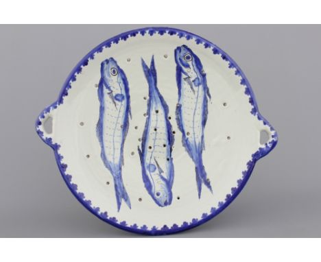 A large Frisian Delftware Makkum fish strainer, 19th C. Dia: 44 cm