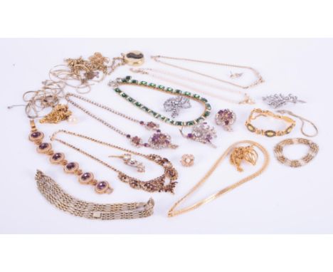 A selection of vintage costume jewellery to include fancy paste stone &amp; faux gold necklaces, brooches, bracelets and earr