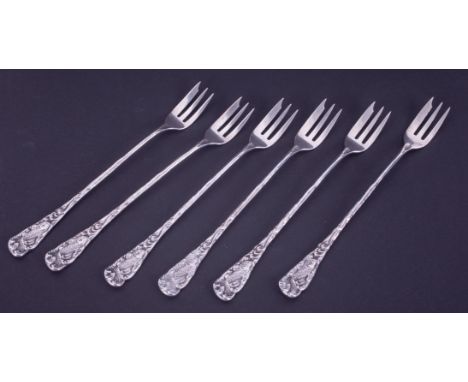 A set of six fancy fish forks each decorated with a fish, stamped Sterling, 100.8g, length of each fork 15cm.