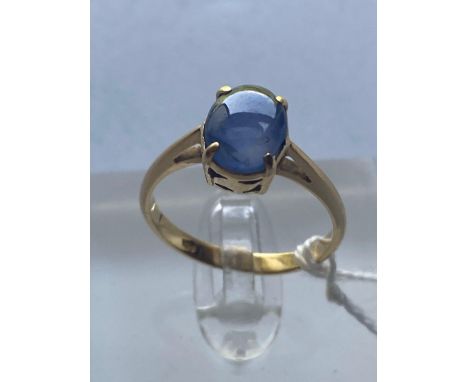 A cabochon sapphire ring 18ct gold size Q 3.9 gms
