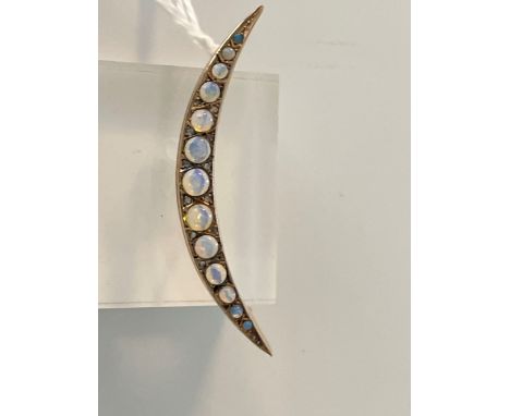 A opal crescent bar brooch 2.8 gms
