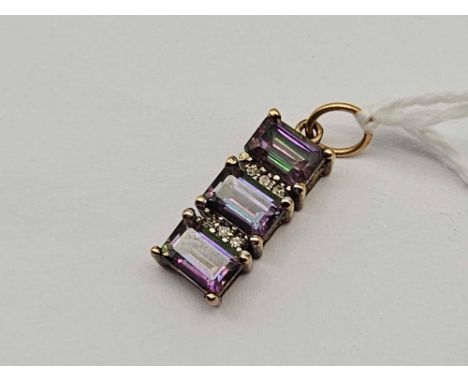 A mystic topaz diamond pendant 9ct 1.5 gms