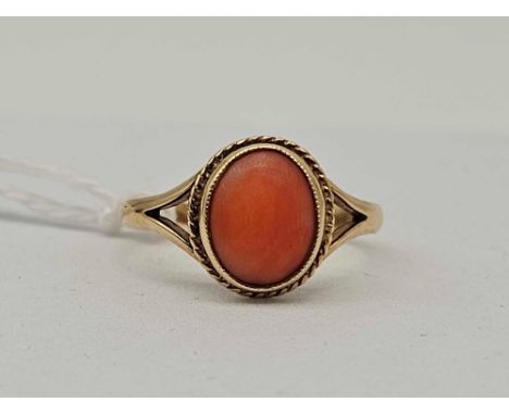 A coral set ring 9ct size R 2.5 gms