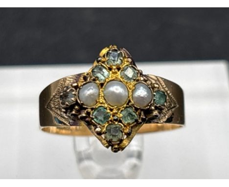 A EARLY 19TH CENTURY EMERALD AND PEARL DIAMOND SHAPED RING IN HIGH CARAT SIZE P 2.2 GMS