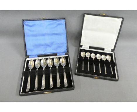 Set of six Sheffield silver coffee spoons and a set of six Birmingham silver teaspoons, in fitted boxes (2) 