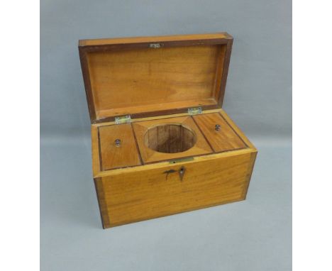 Mahogany and inlaid tea caddy with a hinged lid, 29 x 17cm 