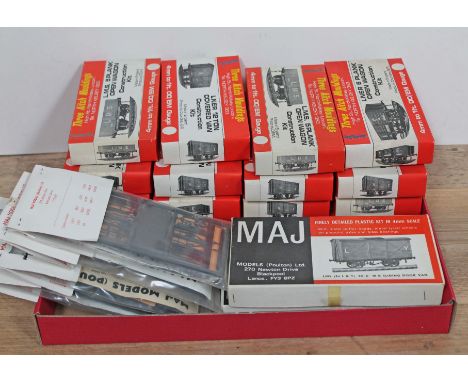A box of 18 Three Aitch Mouldings and MAJ model railway kits.