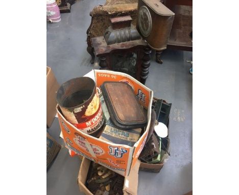 Workshop lot of mixed clock parts’ glass and cases, including one Vienna clock. A/F
