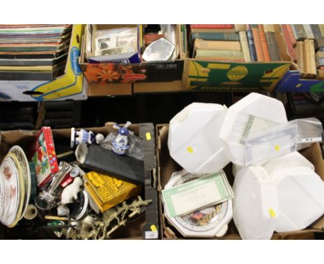 TWO TRAYS OF CHINA AND CERAMICS TO INCLUDE COLLECTORS PLATES, ETC