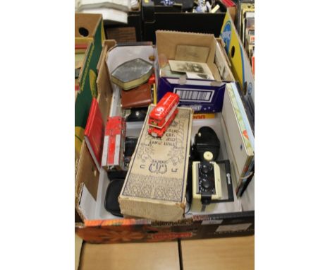 A TRAY OF COLLECTABLES TO INCLUDE A PHOTOGRAPHS, POSTCARDS, CORGI FIRE ENGINE, ETC