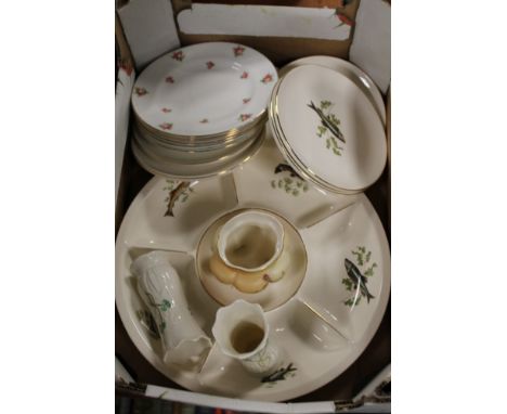A TRAY OF CHINA TO INCLUDE ROYAL WORCESTER, BELLEEK, BUD VASES ETC