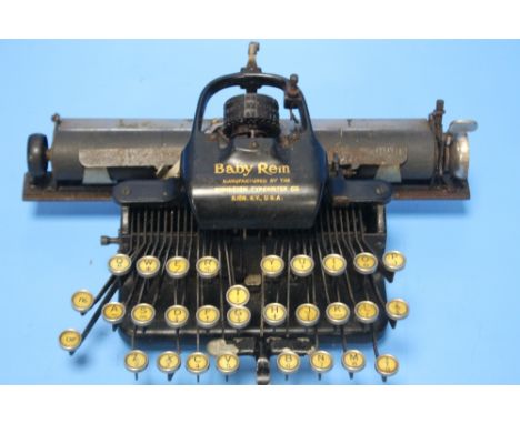 AN EARLY 20TH CENTURY 'BABY REM' TYPEWRITER