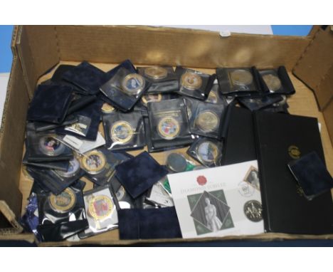 A QUANTITY OF MODERN COLOUR CROWNS, mainly Commonwealth QEII portrait types, various covers and a quantity of loose British a