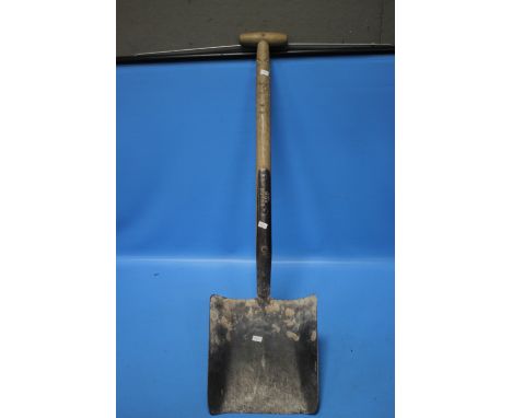 A BRITISH RAIL COAL SHOVEL marked "E &amp; W Lucas B.R.(W) 1960