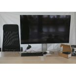 1 TV LG 55 U mit Bürostuhl und Zubehör, u.a. Asp.