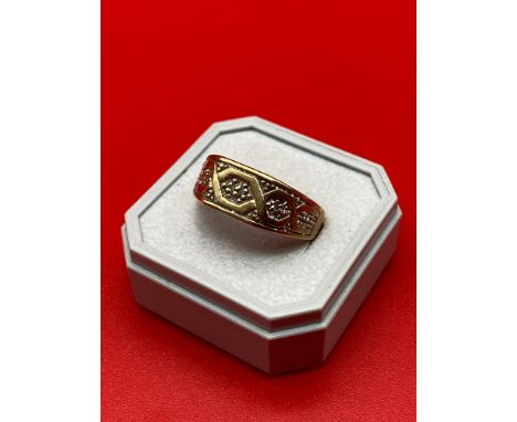 A Gents 9ct gold and diamond ring. [4.22grams][Ring size R] 