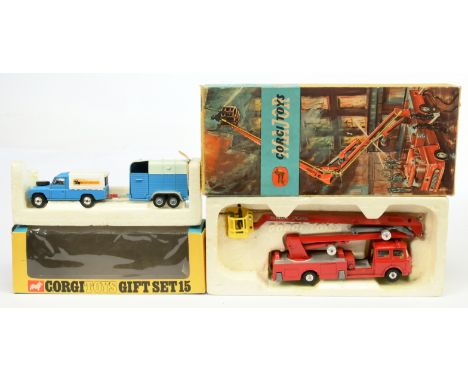 Corgi Toys A pair - (1) GS15 Gift Set "Corgi Pony Club" - Land rover - Blue with white plastic canopy, lemon interior and spu