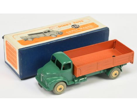 Dinky Toys 532 Leyland Comet With Hinged Tailboard - Green cab and Chassis, orange back, light beige supertoy hubs and silver
