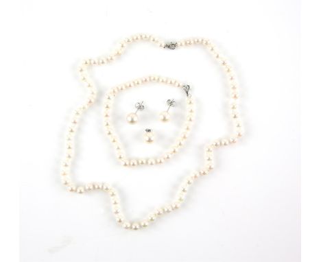 Pearl set, including, a matching pearl necklace and bracelet both strung with knots, pearl size 5.4 to 5.1mm, length of neckl