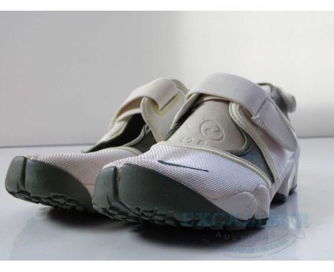 NIKE - Air Rift Trainers - White/Dark army/Urban haze - UK 7 / US 8 - New / Unused / Boxed