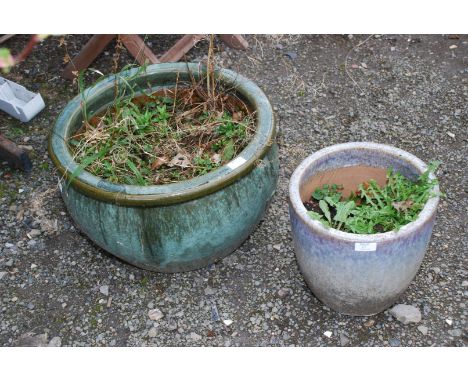 A large glazed planter and a smaller one.