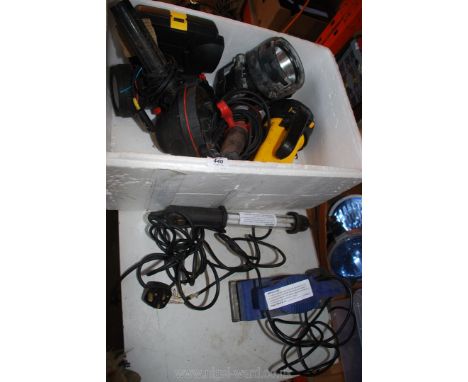 A 240 volt sander, 240 volt strip work lamp, (both working at time of lotting), a work lamp, a/f and torches etc.