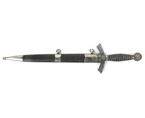 A Nazi Germany WWII Period Luftwaffe dagger
31cm straight doubled blade, with aluminium cross guard decorated with a swastika