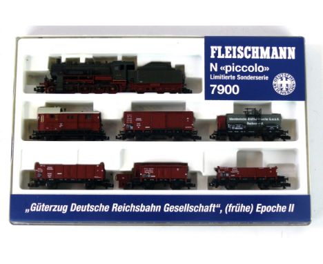 A boxed Fleischmann 'N' gauge Piccolo limited edition special goods set number 7900.
(illustrated)