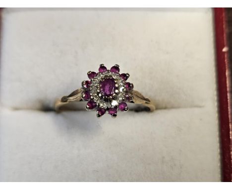 Good Quality Ladies 9ct Gold Ruby &amp; Diamond Cluster ring 1.6g total weight. Size L