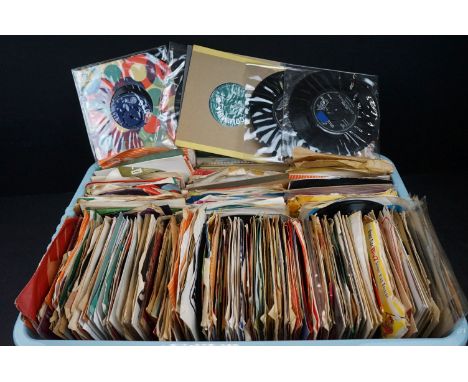 Vinyl - Quantity of 45s form the 50s onwards to include Buddy Holly, The Shadows, Elvis, Duane Eddy etc, mainly in company sl