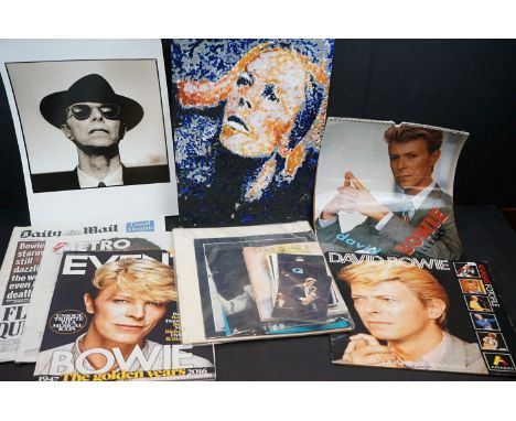Memorabilia - David Bowie collection of newspapers, photographs and postcards, plus 2 copies of Star Zone 'The Magazine Of Da