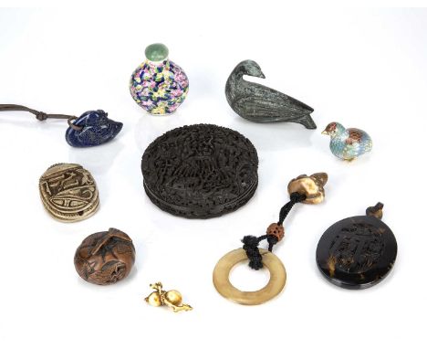 Group of itemsChinese and Japaneseto include a carved Canton tortoiseshell circular box and cover, 9cm diameter, a lapis lazu
