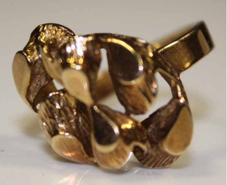 1970S GOLD RING 
of abstract design, hallmarked for nine carat gold, size Q, 4.2g