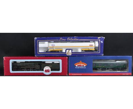A collection of x3 assorted 00 gauge model railway trainset locomotive engine and rolling stock carriages to include; Dapol 4