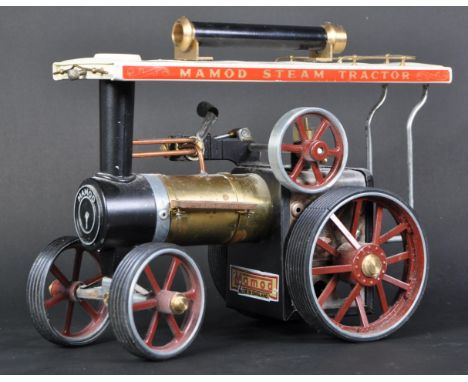 An original vintage Mamod live steam model ' Steam Tractor TE1A ' Traction Engine. A black and cream model of liquid fuel exa