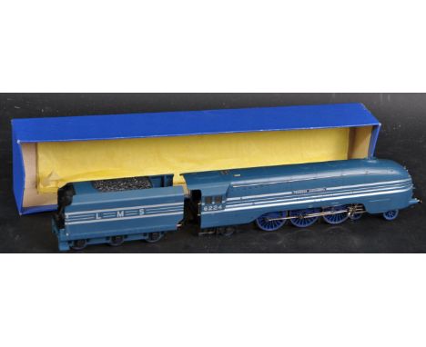 An original Hornby made 00 gauge model railway trainset locomotive engine No. R3715.&nbsp;Class 7P Streamlined Coronation 4-6