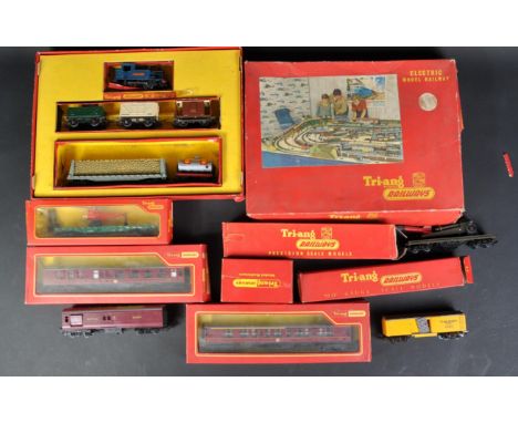 A vintage boxed Hornby Triang / Tri-ang 00 gauge model railway trainset No. RS.24 with&nbsp; Nellie ' loco&nbsp; and goods wa