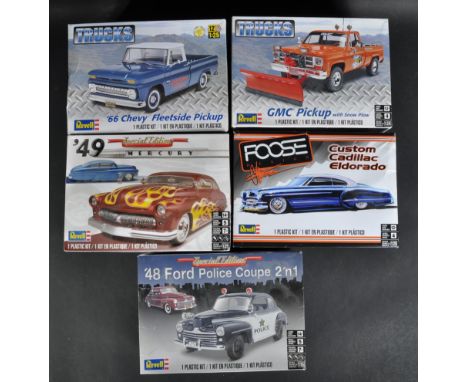 A collection of x5 assorted 1/24 and 1/25 scale Revell plastic model kits to include; 85-4318 Ford Police Coupe, 85-4435 Cust