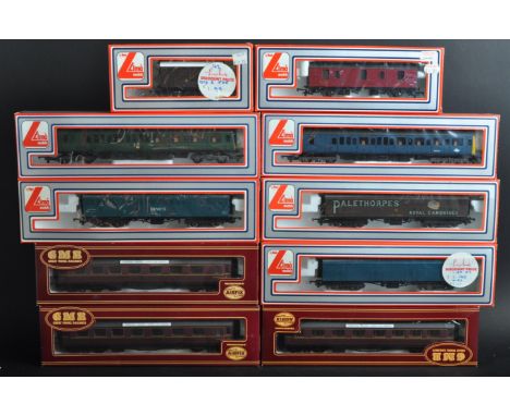 A collection of x10 Lima and Airfix 00 gauge model railway trainset locomotive coaches and carriages. Examples to include; GW