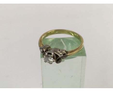 A 1920s brilliant cut solitaire diamond ring with 18ct gold mount. 3.56.