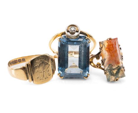 FOUR 9CT GOLD RINGS comprising signet ring, agate ring, believed topaz and small diamond, 14.0gms gross (4)Provenance: privat