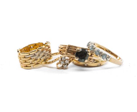 FIVE ASSORTED GOLD RINGS, comprising contemporary 18ct 8-stone diamond ring, 18ct 4-stone diamond ring (band broken), contemp