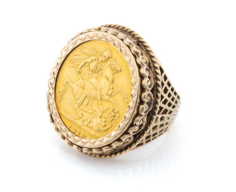 GEORGE V GOLD SOVEREIGN RING, 1912, Perth Mint, set in 9ct gold frame, tot wt 16.4gProvenance: deceased estate CaldicottComme