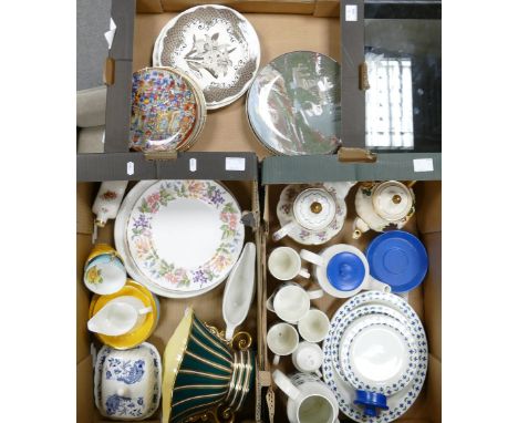 A mixed collection of items to include: Midwinter Floral part tea set, decorative wall plates etc (3 trays)