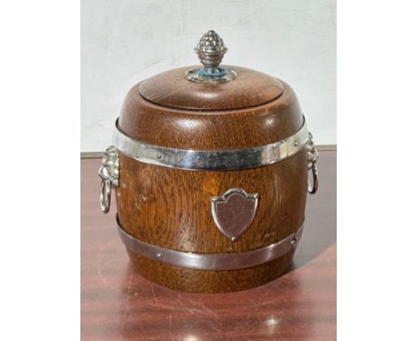 A vintage oak barrel ice bucket. 20cm